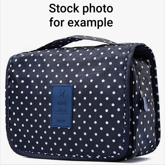 Toiletry bag BNWT, navy & white polka dot colour, lots of pockets - Picture 3 of 12